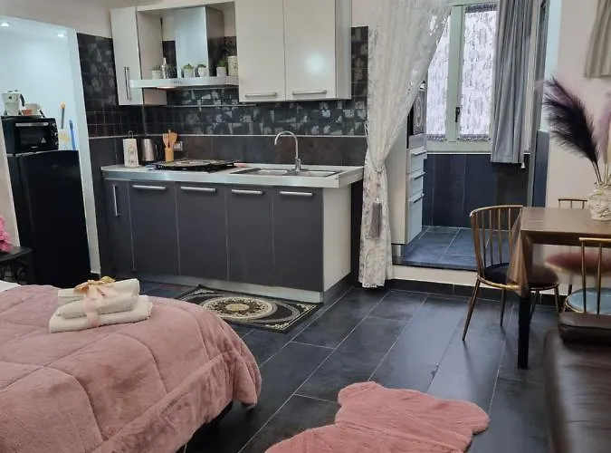 Benvenuti A Sud 3 * 나폴리